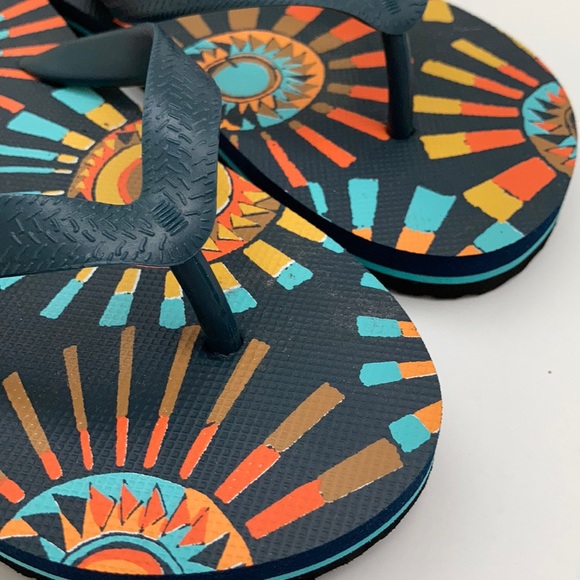 Billabong flip flop slippers. size 2 - Picture 4 of 8